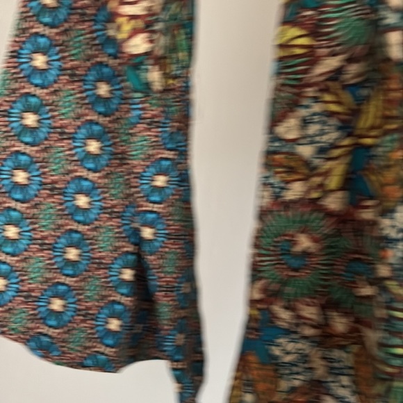 Heyson Floral Green Dress with Blue Accents - Picture 2 of 6